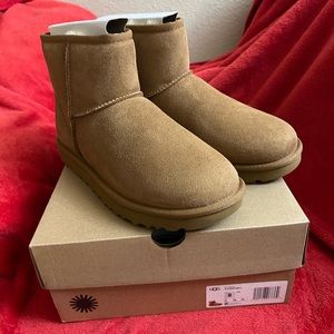 NEW UGG CLASSIC MINI CHESTNUT SIZE 8